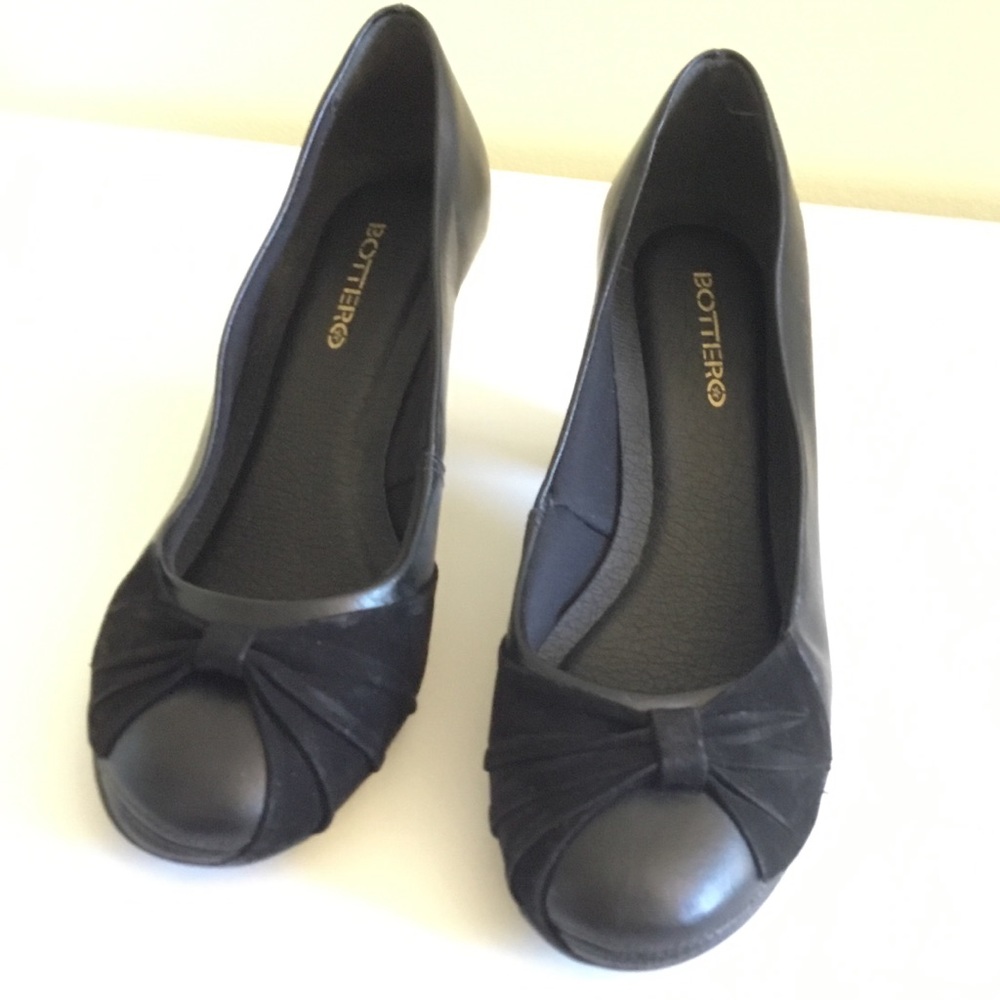 Dress shoes